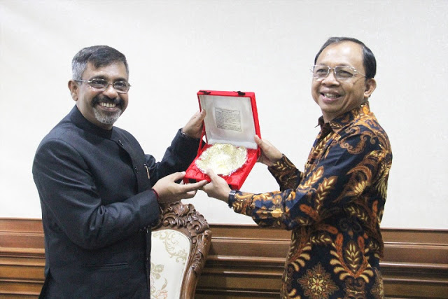 Consul General of India Discusses Tourism Development with Bali Governor