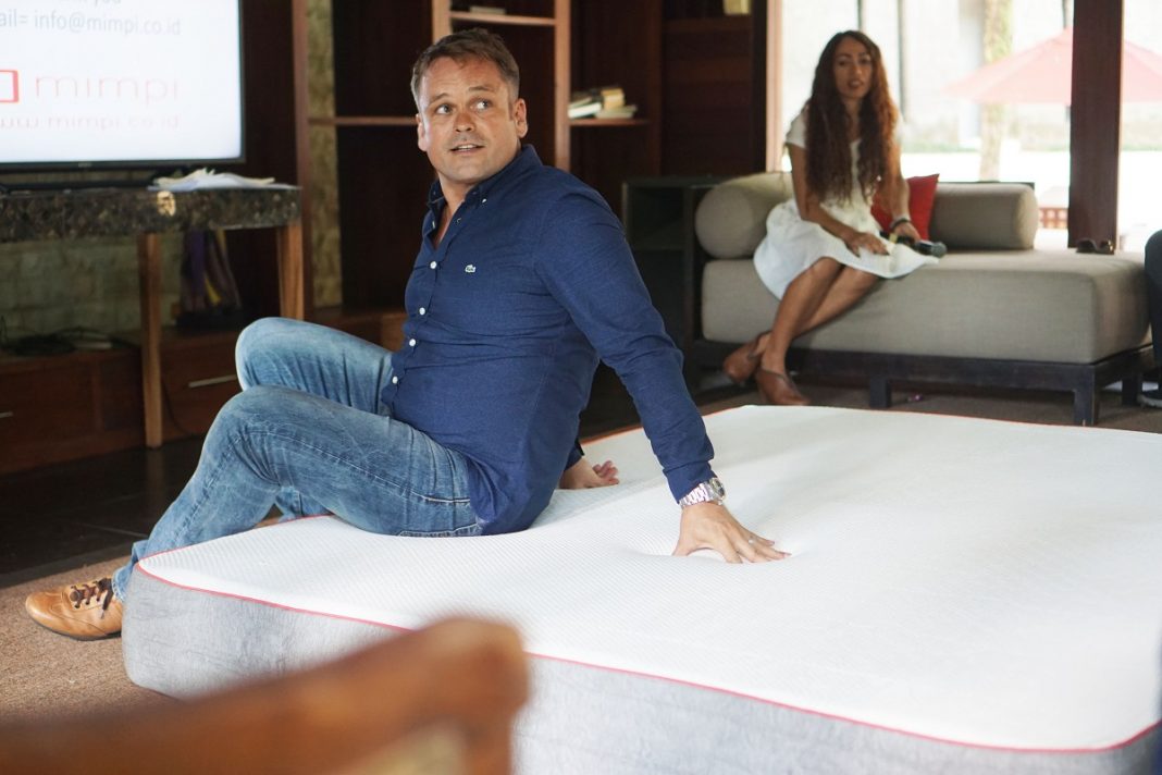 Frank de Witte explained Mimpi Mattress in front of journalist on Friday.
