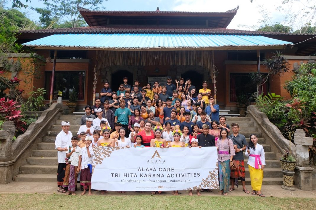 Alaya Resort Ubud’s visit to the Pasraman Gurukula Foundation in Bangli.