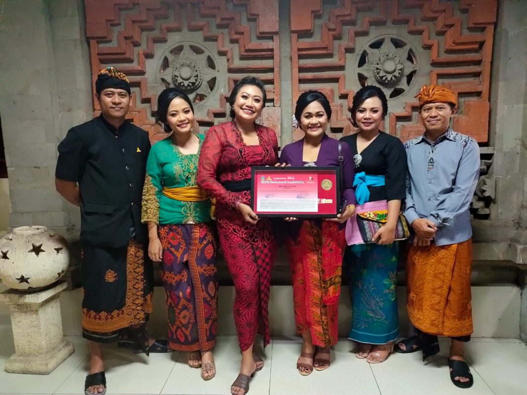 Alaya Hotels and Resorts Recieves the Tri Hita Karana and PR Simpatik Awards 2019.