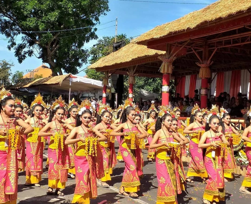 Bali Arts Festival inaugural parade.