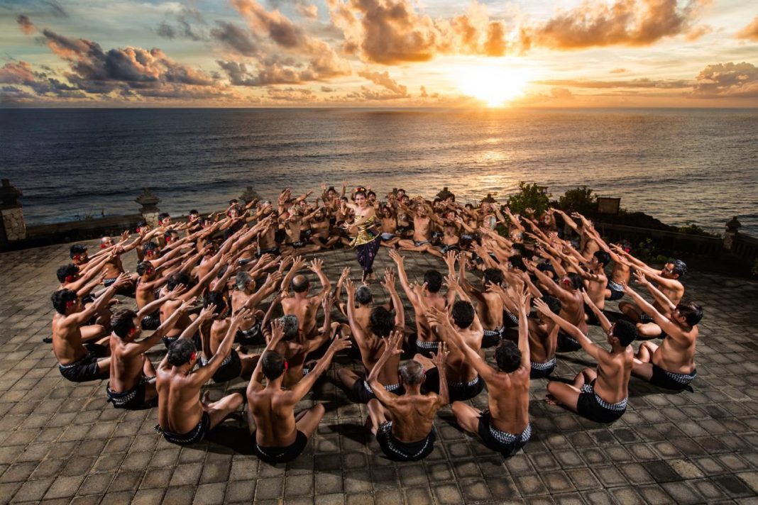 Kecak Dance, one the famous cultural attractions in Bali. (kemenparekraf)