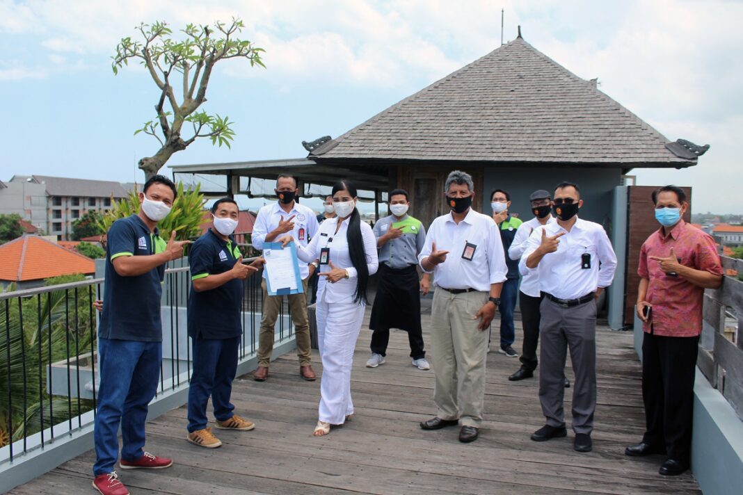 FRii Hotel Bali Echo Beach received New Normal certification from Bali Tourism Office.