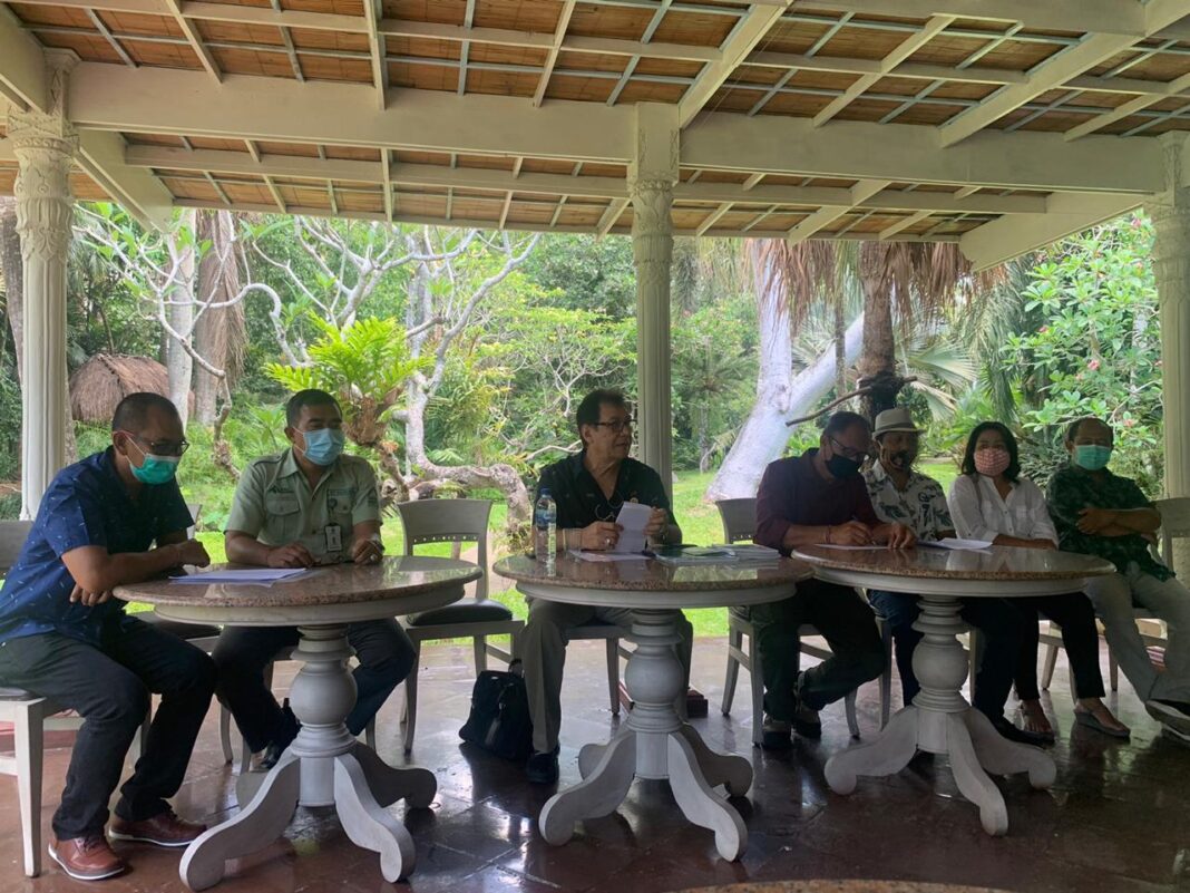 Press conference held by PKBSI at Bali Bird Park, Friday.