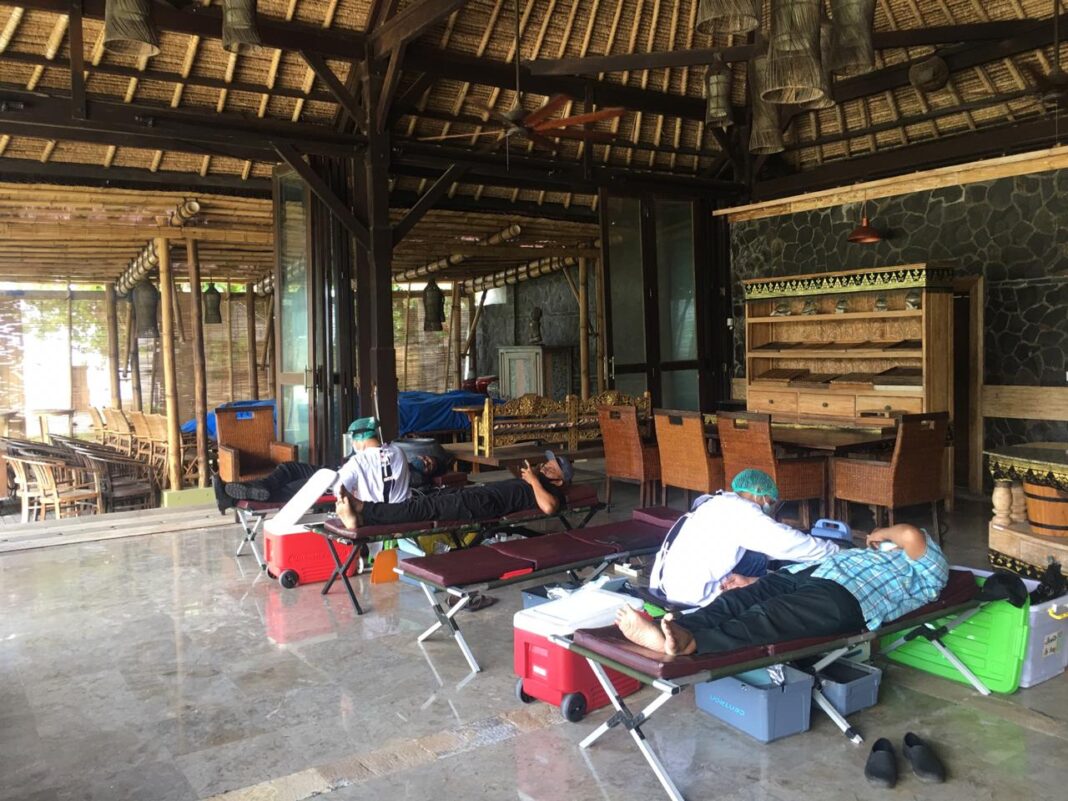 Belmond Jimbaran Puri Bali Hotel and Workers Union Hold Blood Donation