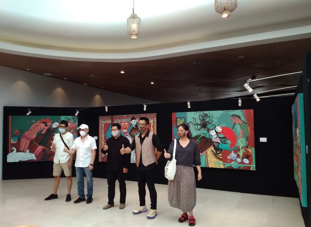 "Getting Closer" painting exhibition at Seminyak Village Mall, Kuta.