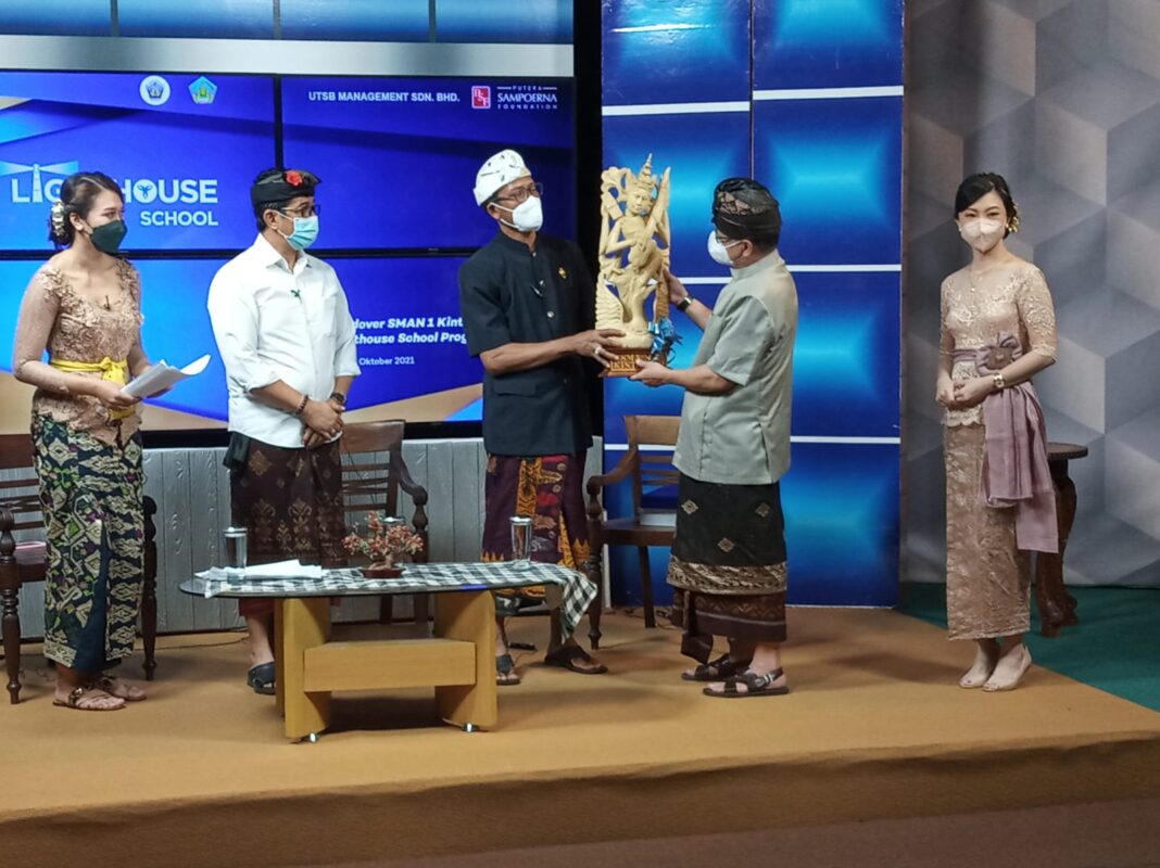 Putera Sampoerna Foundation Hands over SMAN 1 Kintamani to Dikpora Bali