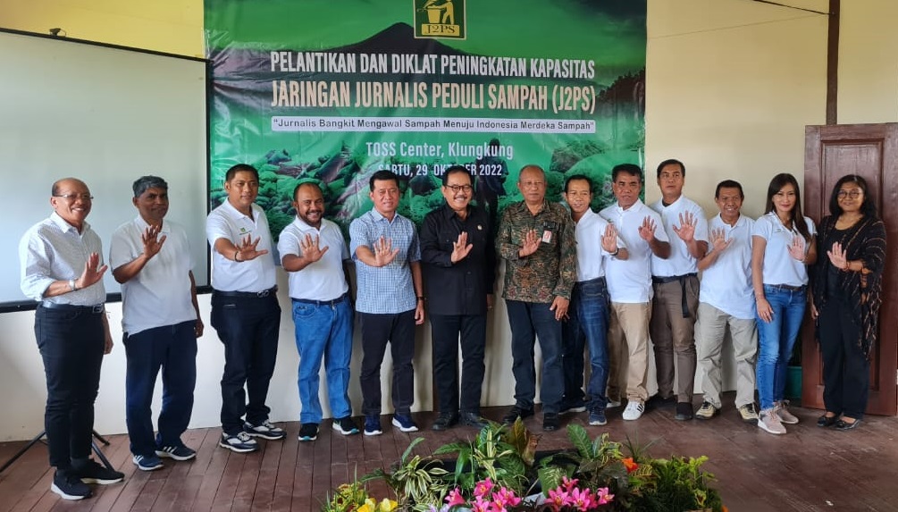 Klungkung Regent Suwirta: Household Waste Sorting is Key to Handle Waste Problem