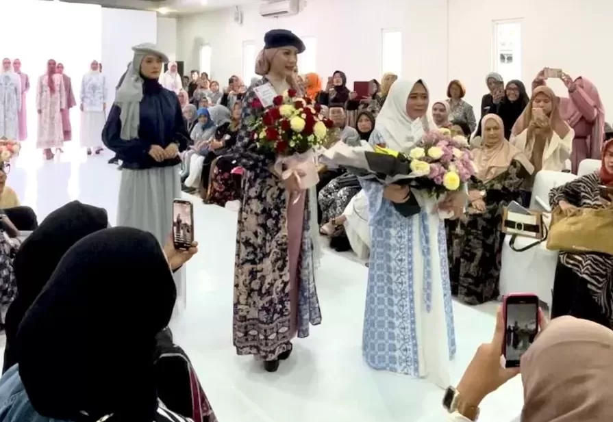 The grand opening of Kimmyra.