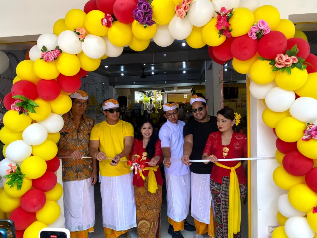 Grand opening of Warung Nasi Tempong Lalah