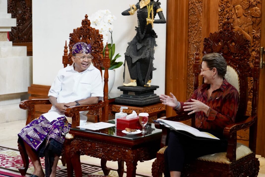 Australia’s Consul-General in Bali, Jo Stevens, met with the Governor of Bali, Dr. Ir. Wayan Koster M.M., on Thursday (May 8, 2025).