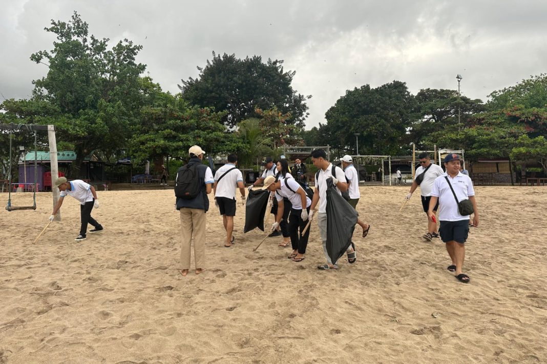Ascott Bali Area Rallies for a Cleaner Legian Beach on World Clean-up Day