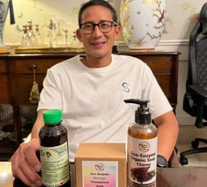 Sandiaga Uno, former Tourism Minister of Indonesia, uses products by Billyane's Natural Soap for its quality and to support local SMEs. (Image: obtained)